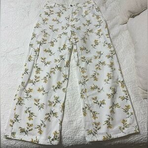 English factor company jeans! Flower pattern. White with green and yellow